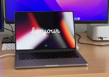 Photos de mon déballage du MacBook Pro 14 pouces gris sidéral